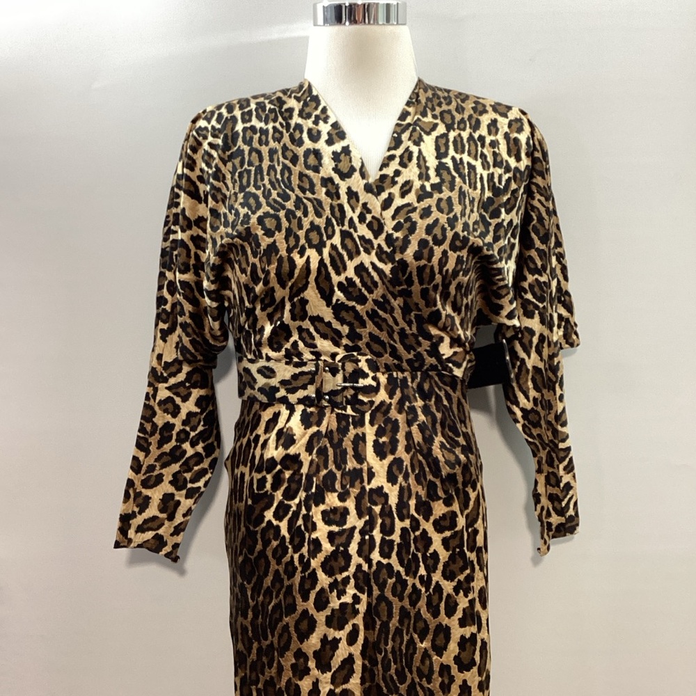 Maggy London 80’s Leopard Animal Print Wrap Robe 100%Silk Made in Korea Size 6